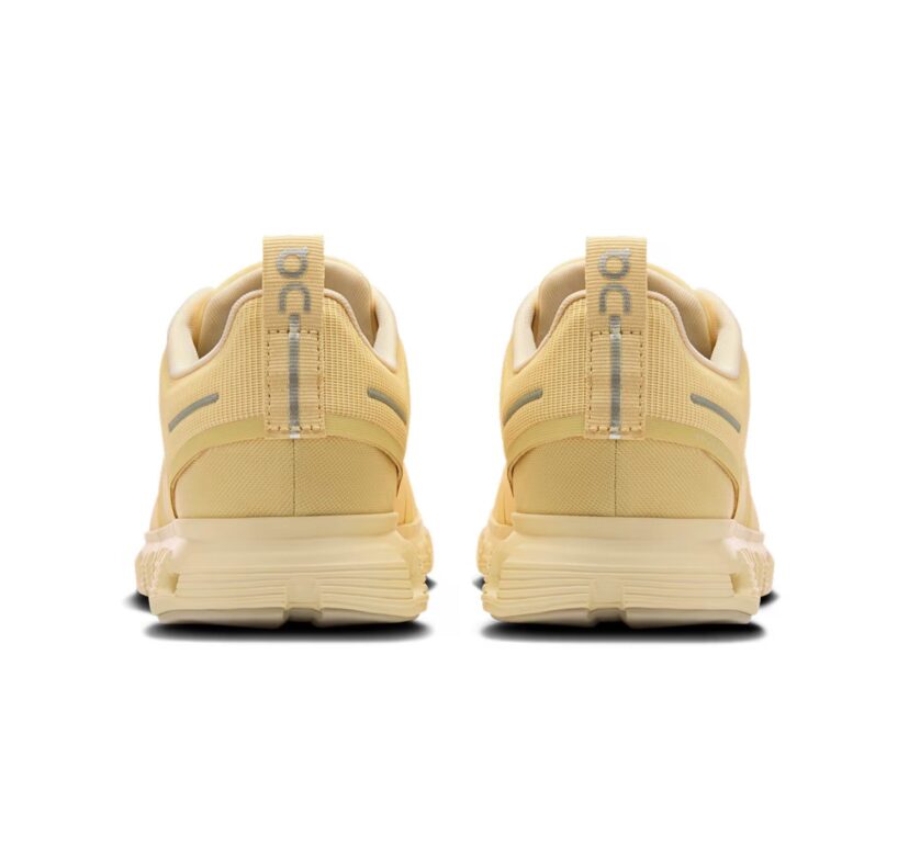 ON Women's Cloud 6 Waterproof Nectar/Castor