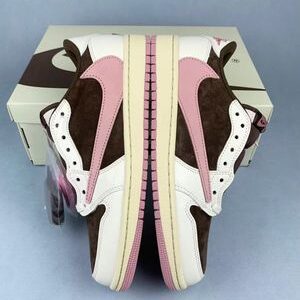 Air Jordan 1 Travis Scott’s Air Jordan 1 Low “Dark Pony”