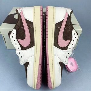 Air Jordan 1 Travis Scott’s Air Jordan 1 Low “Dark Pony”
