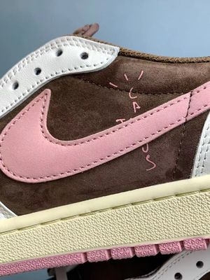 Air Jordan 1 Travis Scott’s Air Jordan 1 Low “Dark Pony”