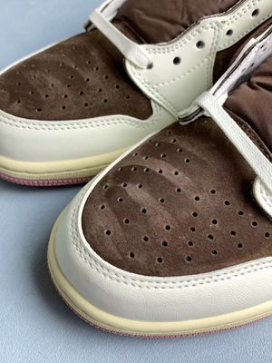 Air Jordan 1 Travis Scott’s Air Jordan 1 Low “Dark Pony”