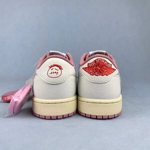 Air Jordan 1 Travis Scott’s Air Jordan 1 Low “Shy Pink”