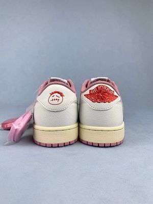 Air Jordan 1 Travis Scott’s Air Jordan 1 Low “Shy Pink”