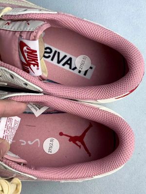Air Jordan 1 Travis Scott’s Air Jordan 1 Low “Shy Pink”