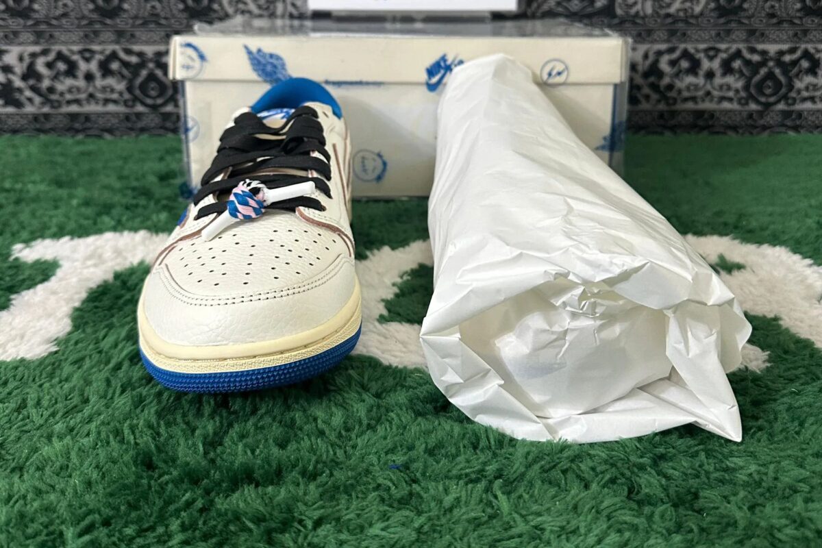 Air Jordan 1 Travis Scott White Blue Fragment