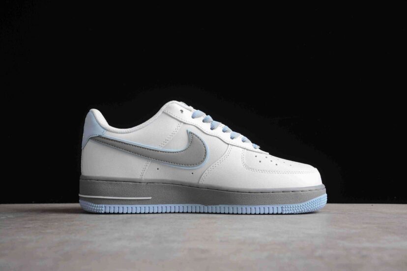 Air Force 1 07 Fight the Epidemic