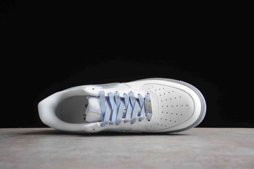 Air Force 1 07 Fight the Epidemic
