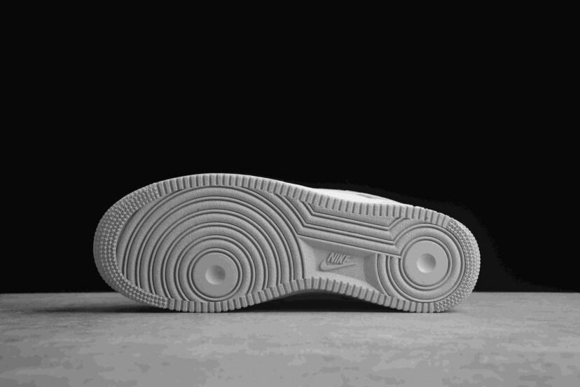 Air Force 1 07 Low Cashew Flower Grey White