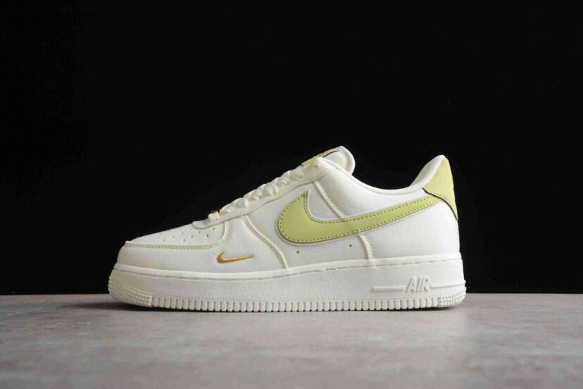 Air Force 1 07 Low Cream Metallic Gold Green