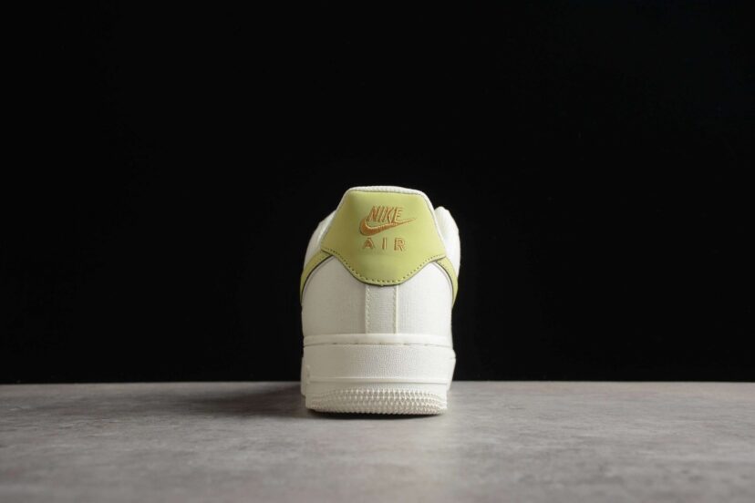 Air Force 1 07 Low Cream Metallic Gold Green
