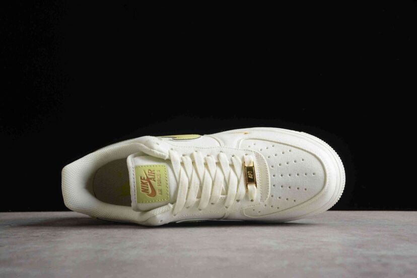 Air Force 1 07 Low Cream Metallic Gold Green