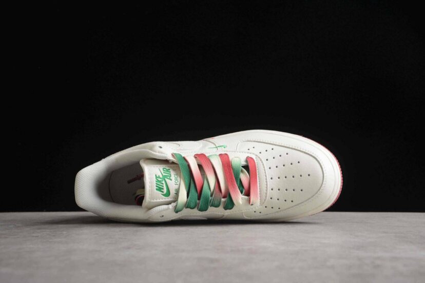 Air Force 1 07 Low Cream White Green Red