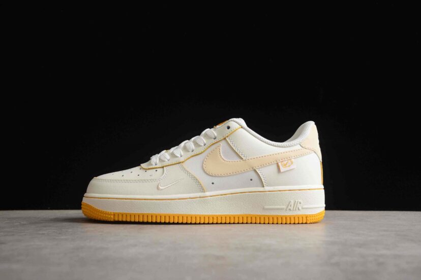 Air Force 1 07 Low Egg Yolk