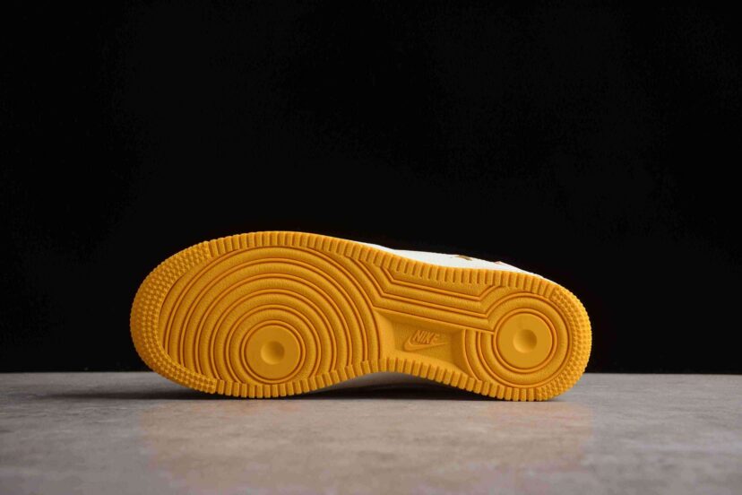 Air Force 1 07 Low Egg Yolk