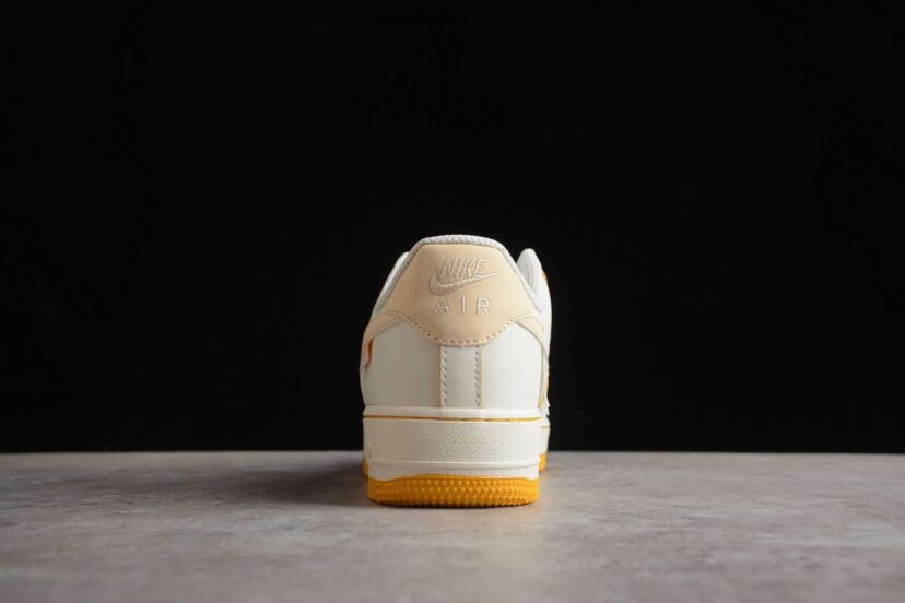 Air Force 1 07 Low Egg Yolk