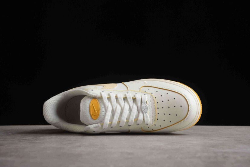 Air Force 1 07 Low Egg Yolk