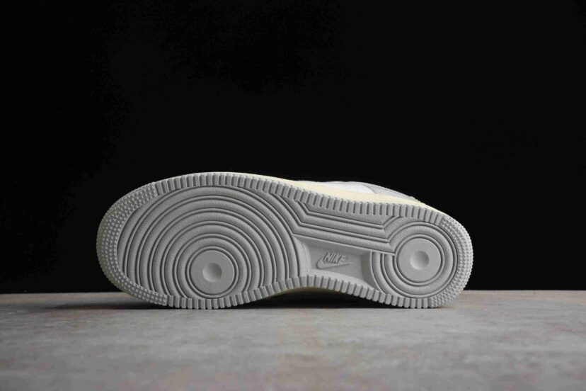 Air Force 1 07 Low Goodbye