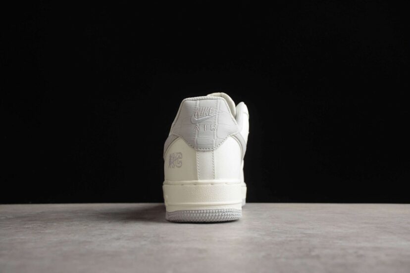 Air Force 1 07 Low NYC White Grey