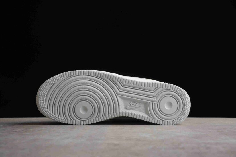 Air Force 1 07 Low NYC White Grey