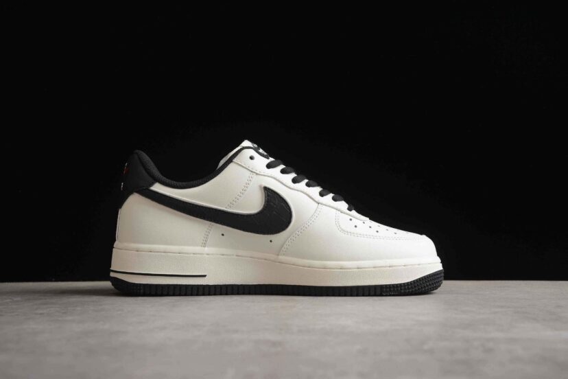 Air Force 1 07 Low NYC White Black