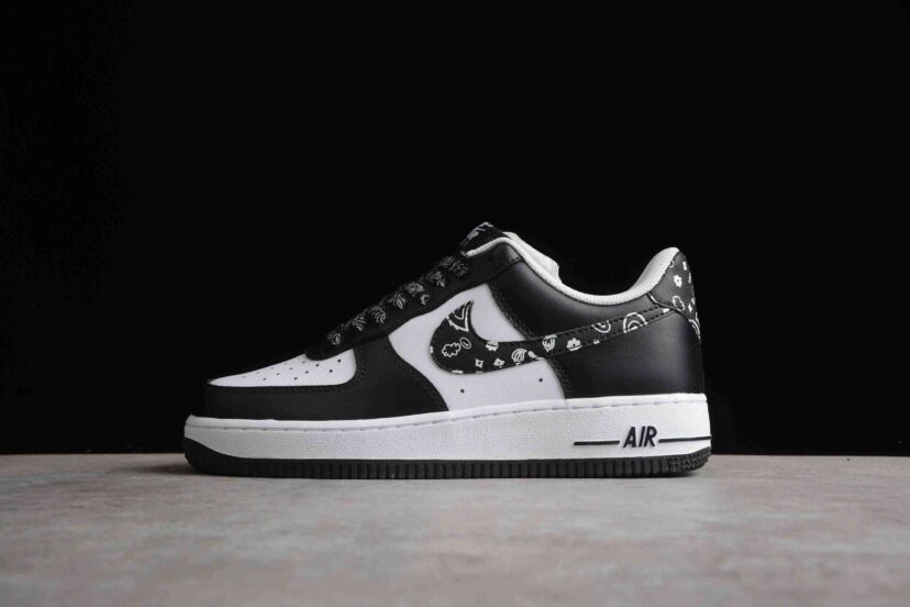 Air Force 1 07 Low Paisley Black White