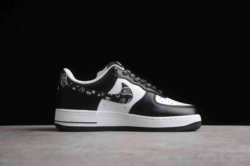 Air Force 1 07 Low Paisley Black White