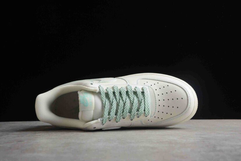 Air Force 1 07 Low Sail Phantom