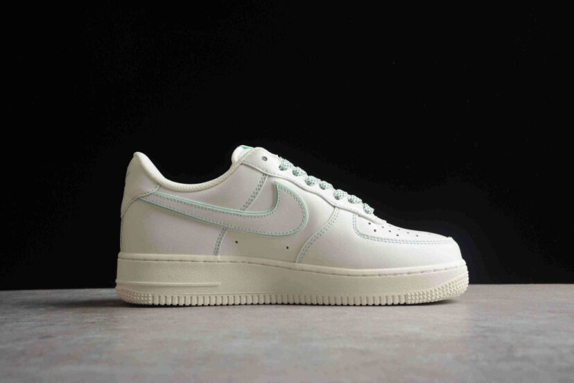 Air Force 1 07 Low Sail Phantom
