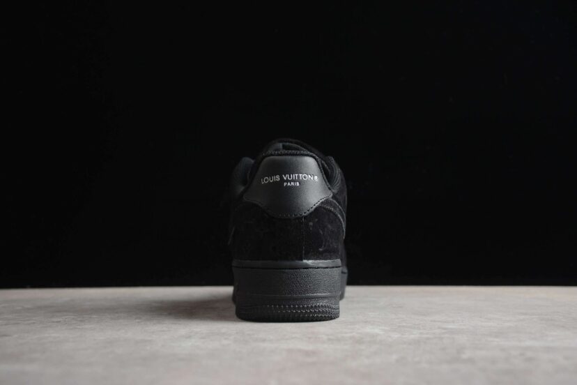 Air Force 1 07 Low Suede Black