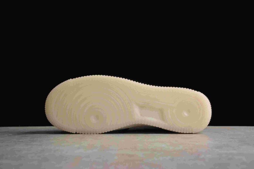 Air Force 1 07 Low White Black Gold