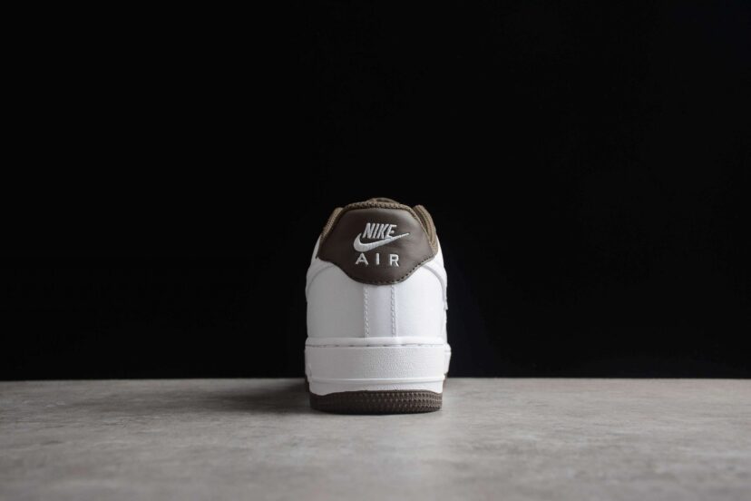 Air Force 1 07 Low White Dark Brown