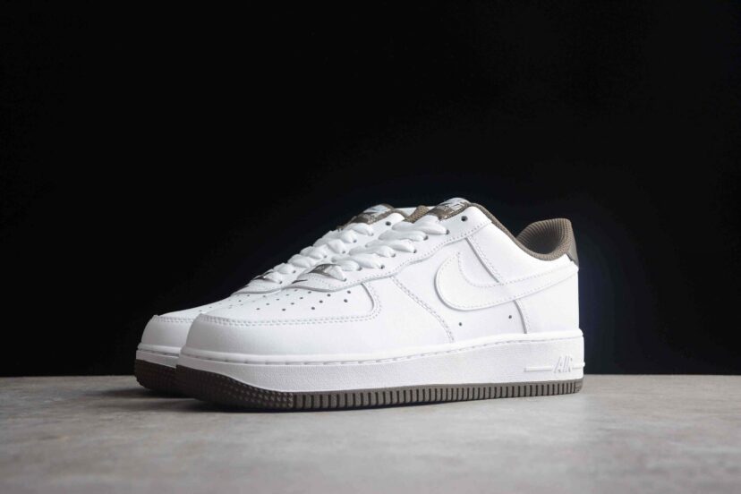 Air Force 1 07 Low White Dark Brown
