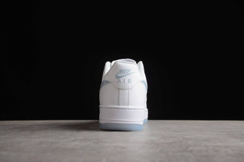 Air Force 1 07 Low White Light Blue