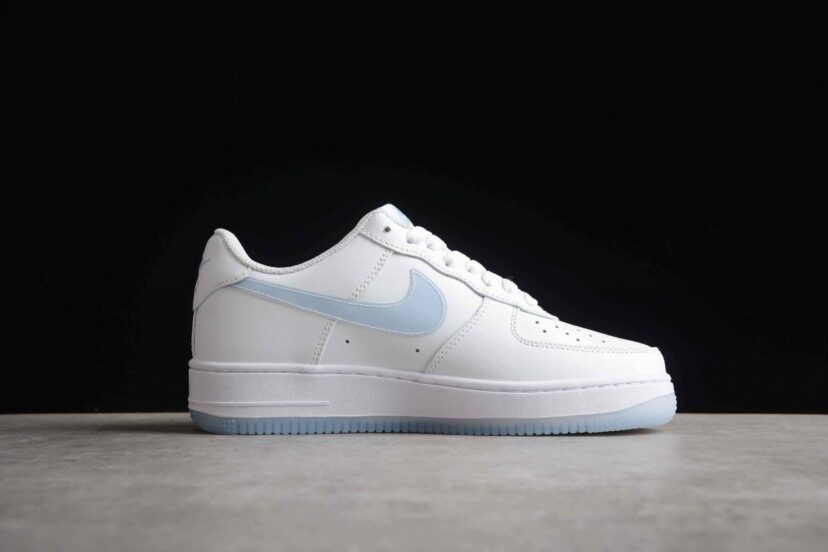 Air Force 1 07 Low White Light Blue