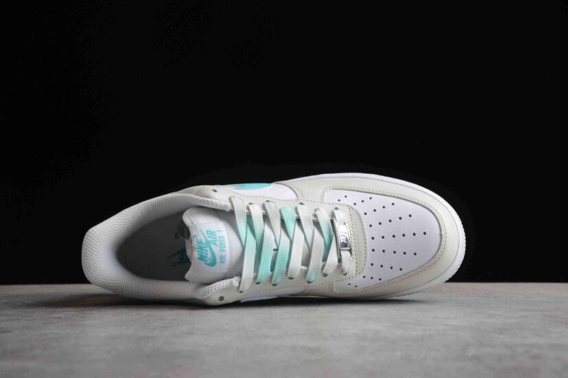 Air Force 1 07 Low White Navy Blue