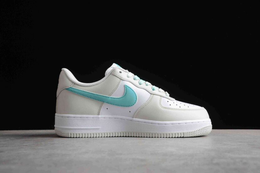 Air Force 1 07 Low White Navy Blue