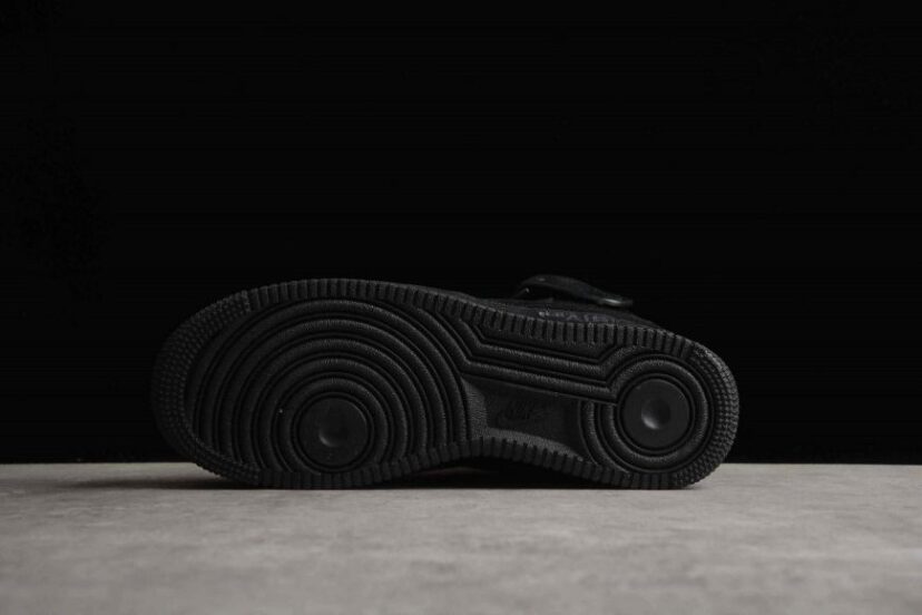 Air Force 1 07 Mid Suede Black