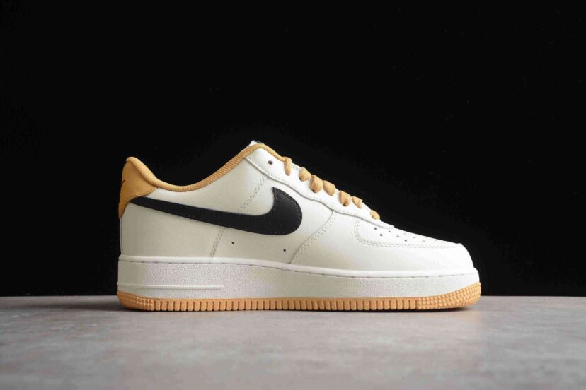 Air Force 1 Low Sail Gold