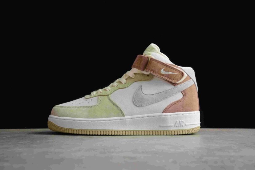 Air Force 1 Mid 07 Light Green