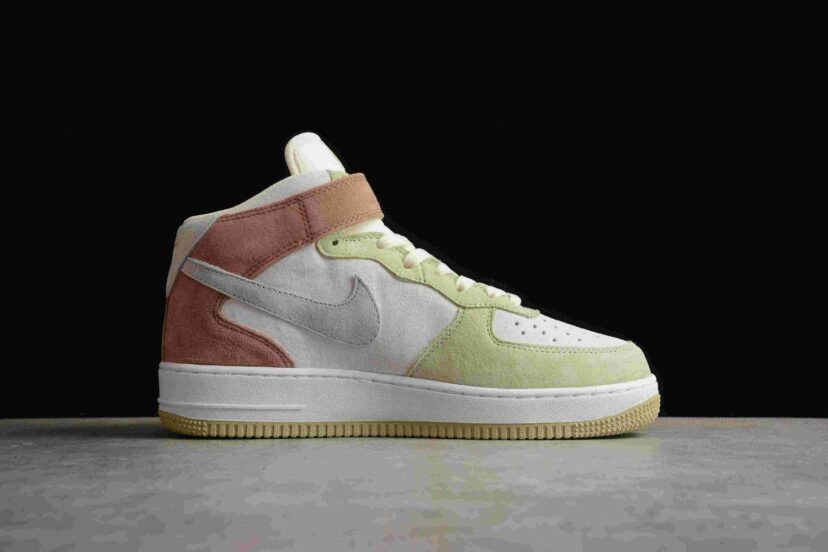 Air Force 1 Mid 07 Light Green