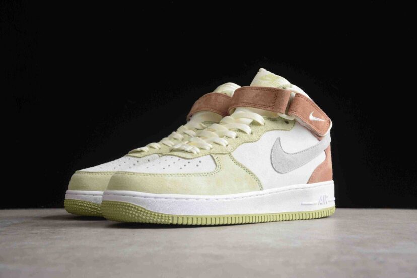 Air Force 1 Mid 07 Light Green