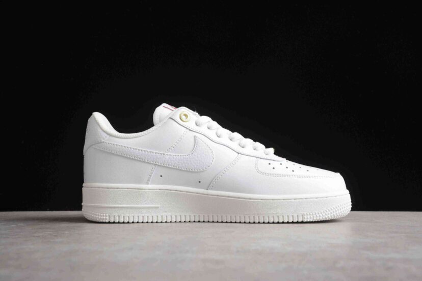 Air Force 1 Premium White Sail Team Red
