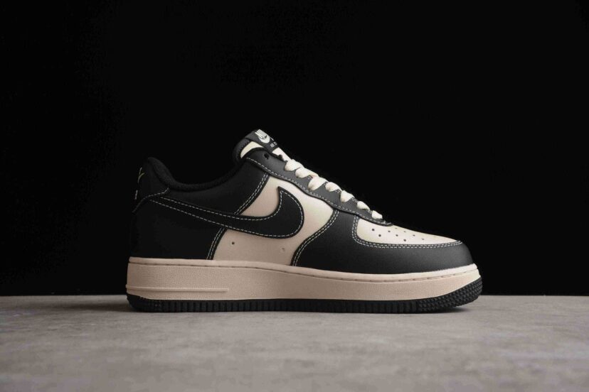 Carhatt x Nike Air Force 1 07 Low Black White