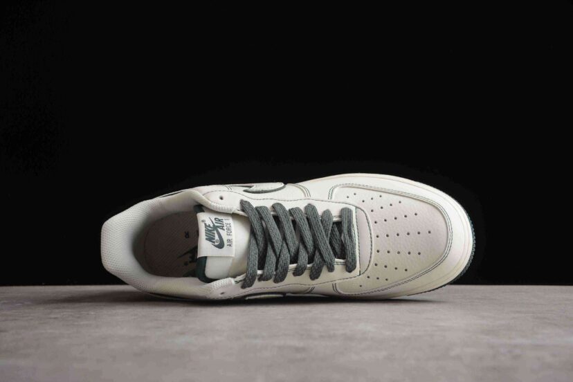 Undefeated x Nike Air Force 1 Low White Green