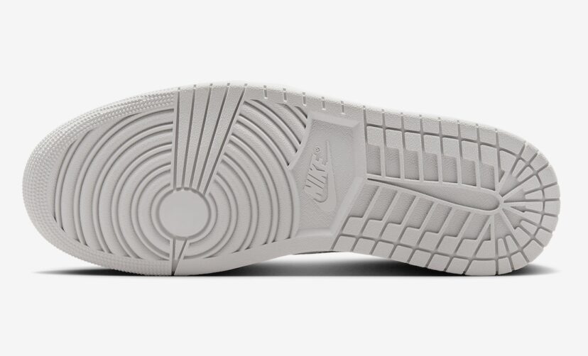 Air Jordan 1 Low OG Metallic Silver