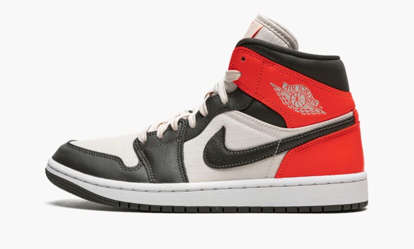 Air Jordan 1 Mid SE Newsprint