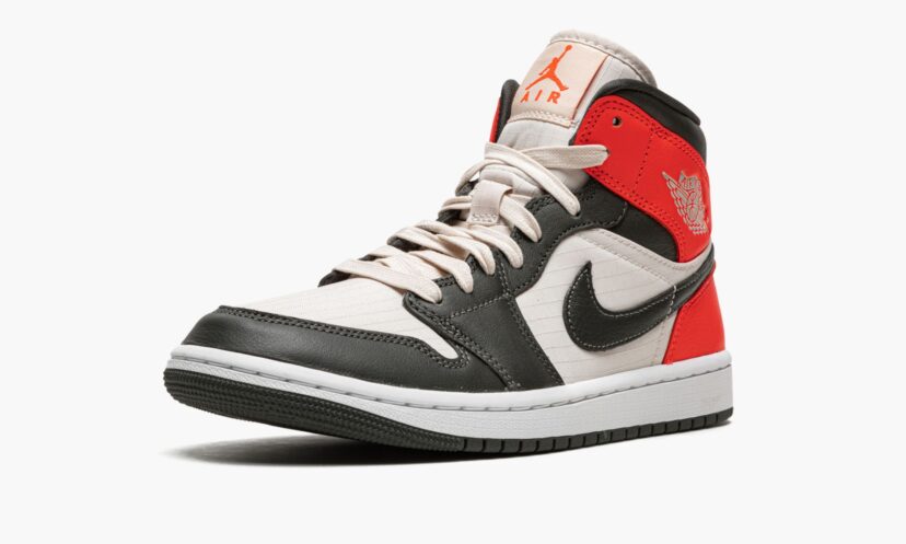 Air Jordan 1 Mid SE Newsprint