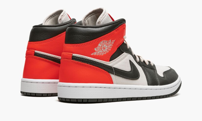 Air Jordan 1 Mid SE Newsprint