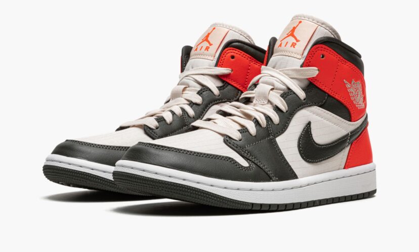 Air Jordan 1 Mid SE Newsprint