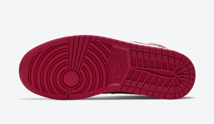 Air Jordan 1 Mid Bred